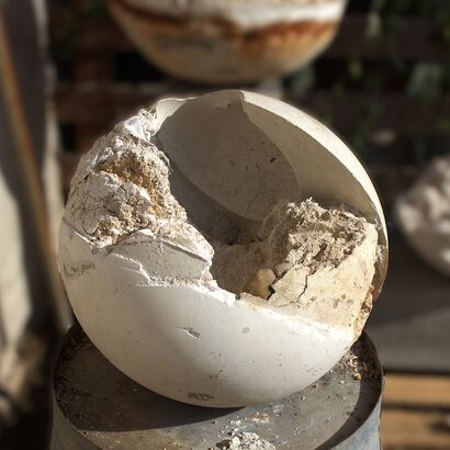 White Wound - a Sculpture & Installation Artowrk by Parellada Art